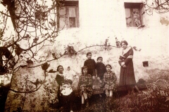 Caserio de la familia en Begoña